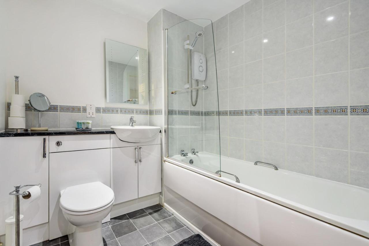 Stylish 2 Bedroom Apartment, Central Exeter, Parking On Site Exteriör bild