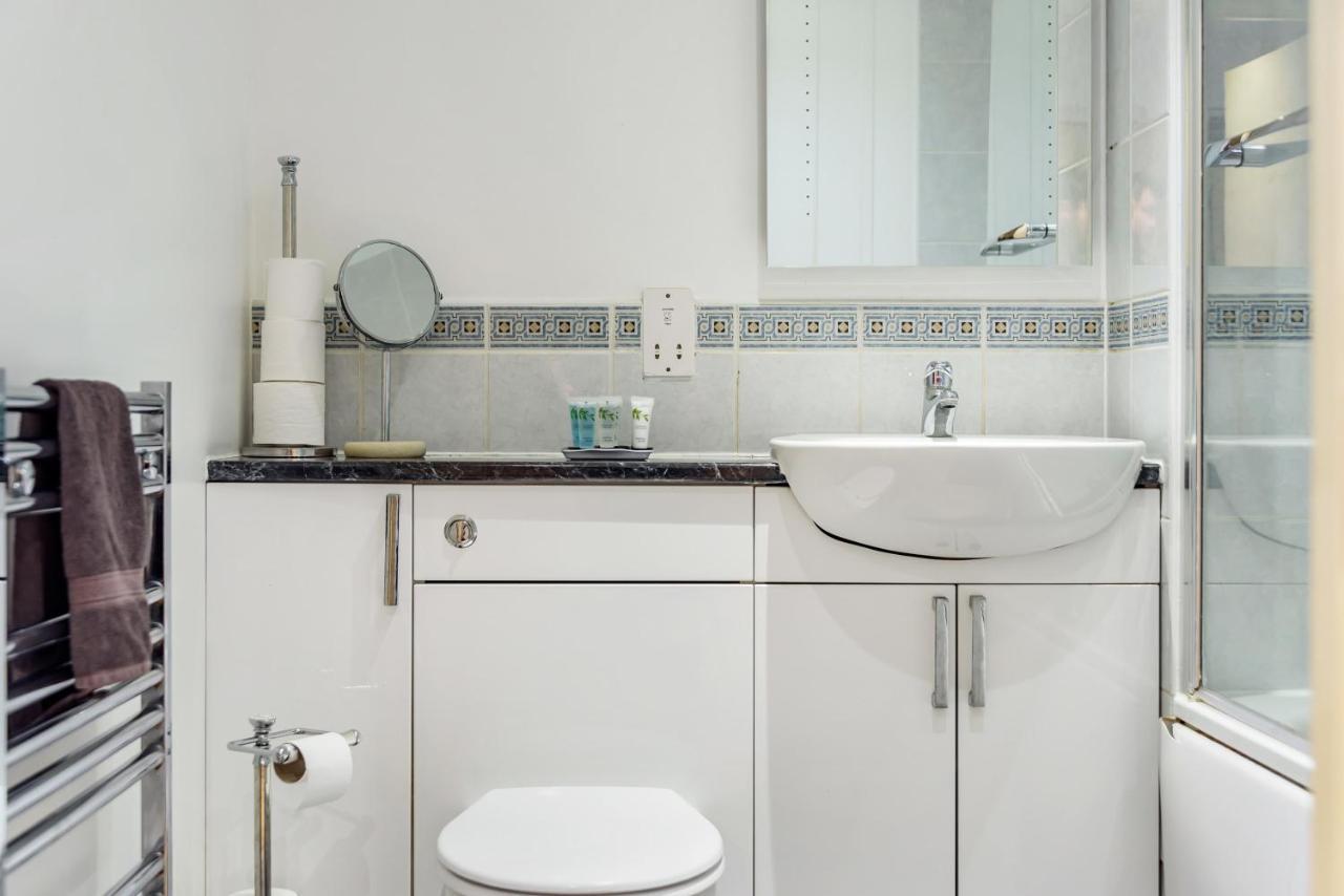 Stylish 2 Bedroom Apartment, Central Exeter, Parking On Site Exteriör bild