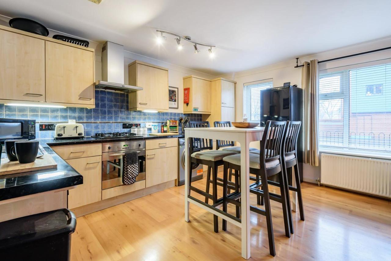 Stylish 2 Bedroom Apartment, Central Exeter, Parking On Site Exteriör bild