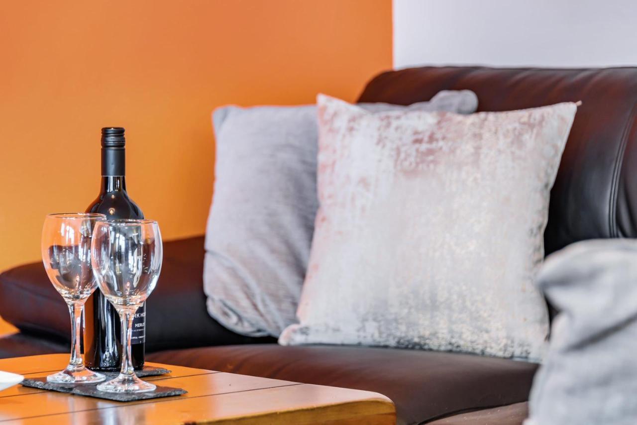 Stylish 2 Bedroom Apartment, Central Exeter, Parking On Site Exteriör bild