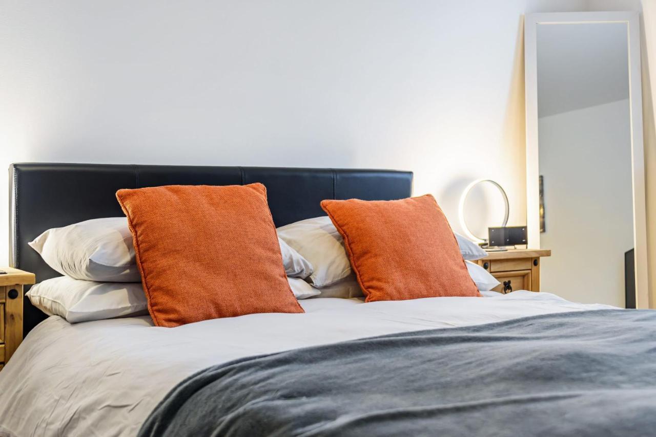 Stylish 2 Bedroom Apartment, Central Exeter, Parking On Site Exteriör bild