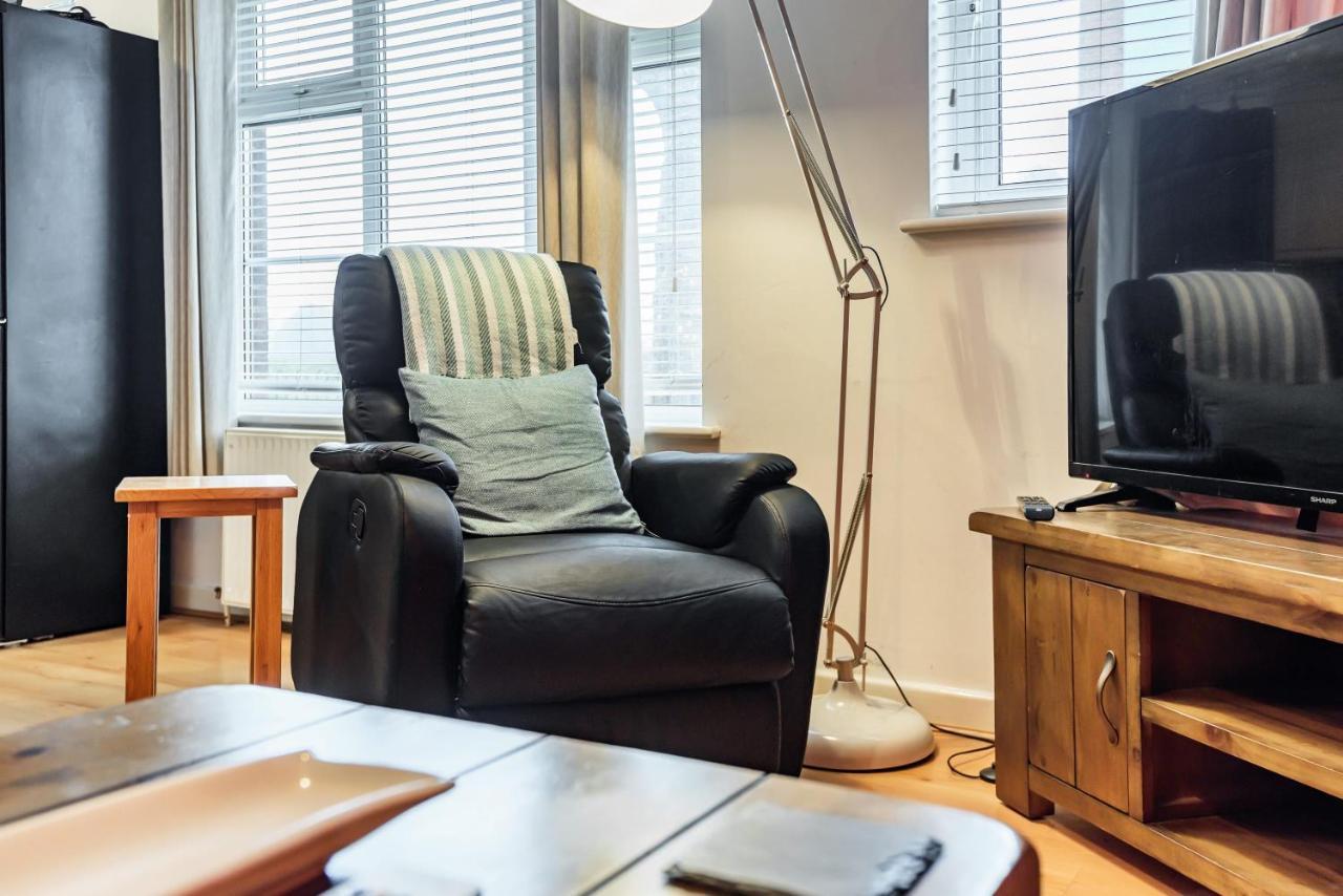 Stylish 2 Bedroom Apartment, Central Exeter, Parking On Site Exteriör bild